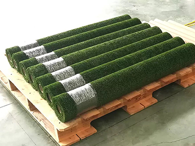 Rouleau de gazon synthétique